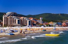 Търсят 250 000 души за сезонна работа на морето