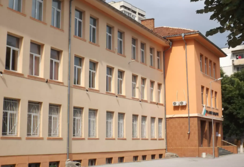 Две фирми искат да строят нов корпус и салон в пловдивско училище