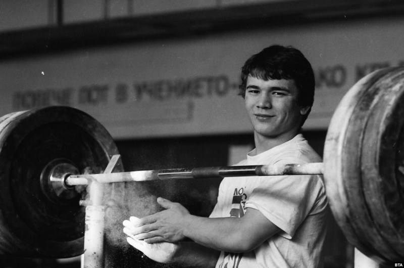 Филм за легендарния щангист Наим Сюлейманоглу се продава на търг
