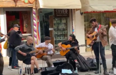 Сърдита жена спря концерт на Главната, хората защитиха музикантите