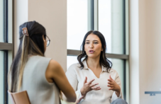 Тактики, които ще ви направят не само убедителен, но и опасен събеседник