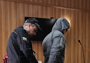 Арестуваният за порнография полицай имал голи снимки и на собствените си деца