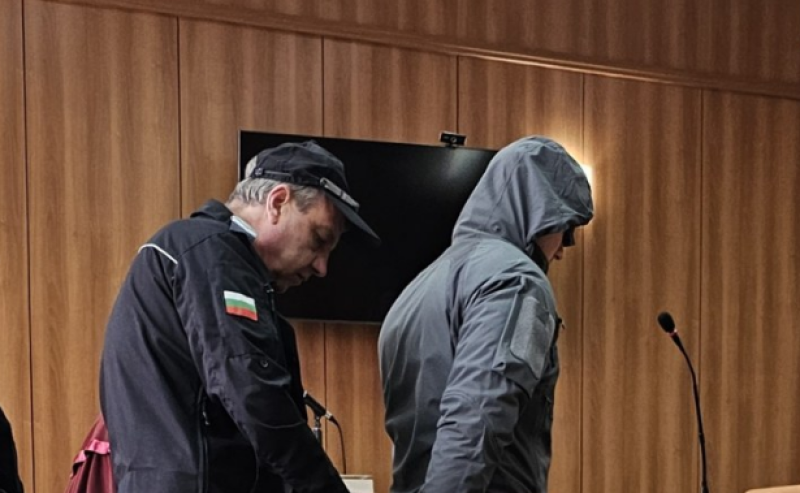 Арестуваният за порнография полицай имал голи снимки и на собствените си деца