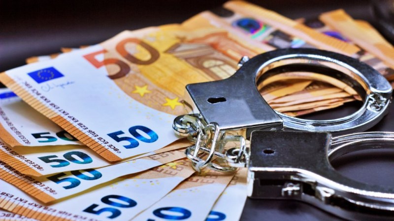 Карловски полицаи разкриха кражба на пари