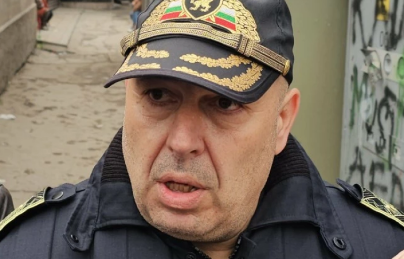 Прокуратурата повдига обвинение на Васил Костадинов за натиск над служители, той излезе в болнични