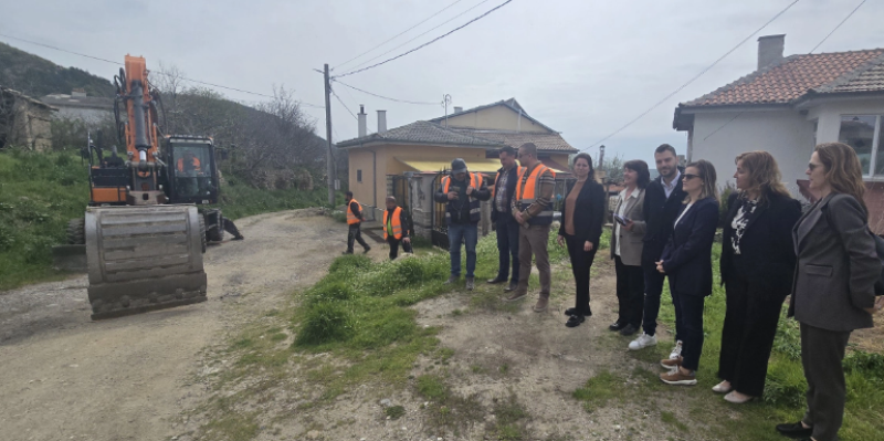 С първа копка започна ремонтът на ул. „Хан Аспарух“ в Хисаря