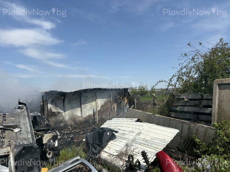 Земеделец причинил пожара, обхванал моргата на Околовръстното ВИДЕО