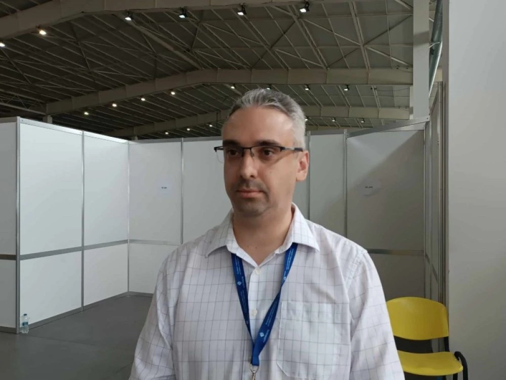 Машини печатат бели бюлетини в Пловдив, но няма секция, преминала изцяло на хартия