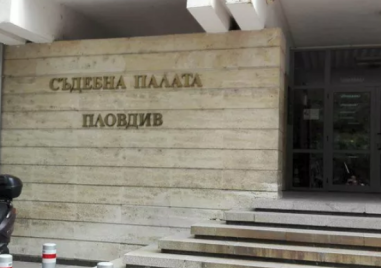 Обвинен в убийство получи хипертонична криза в съда, пуснаха го под домашен арест