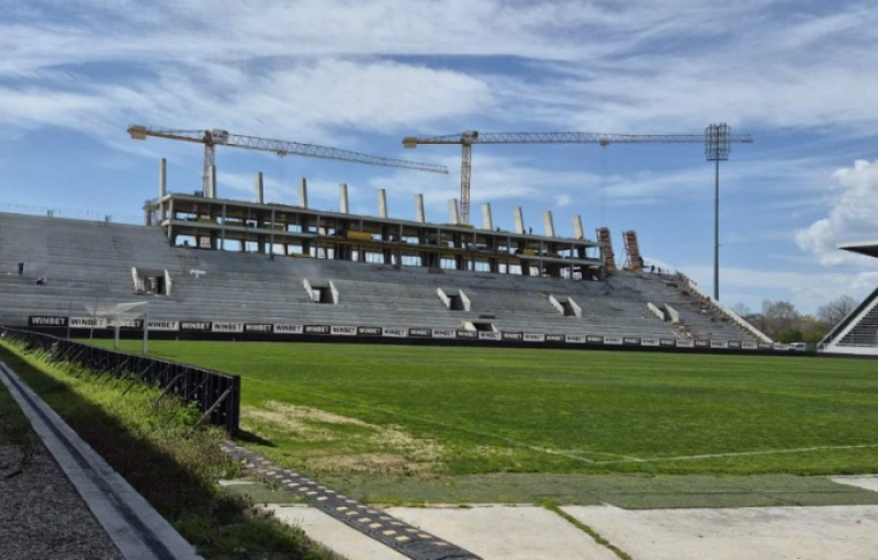 Фенклубът на Локо: До 5 месеца централната трибуна трябва да е готова