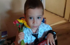 Да помогнем на малкия Виктор да проходи!