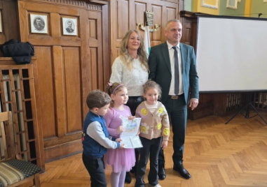 Деца превърнаха отпадъци в изкуство: Пловдив награди най-добрите в еко конкурса