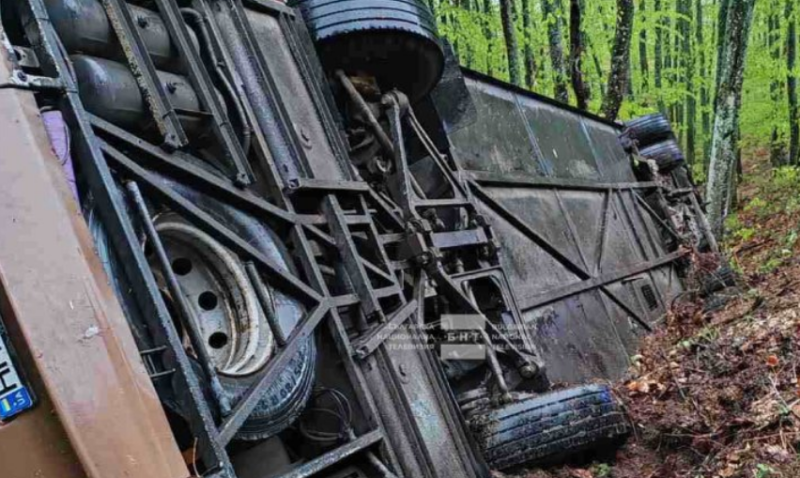 39 украинци пътували в автобуса, който се преобърна и уби двама души