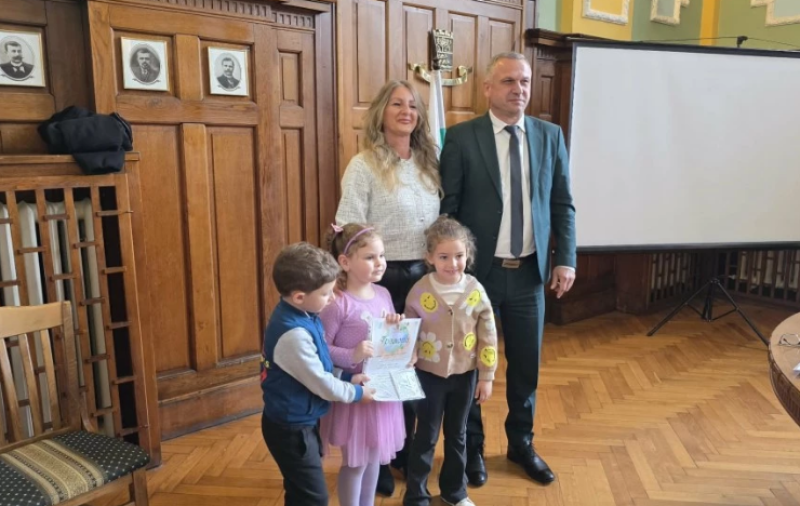 Деца превърнаха отпадъци в изкуство: Пловдив награди най-добрите в еко конкурса