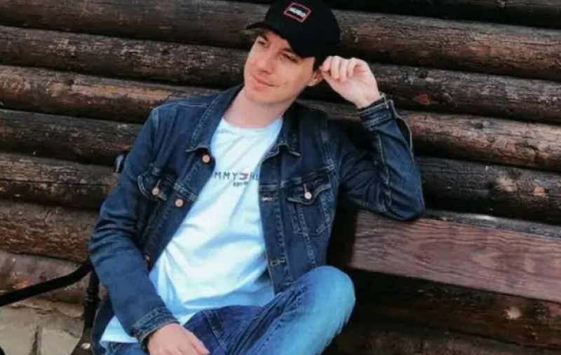 34-годишен мъж се бори с рак, търси помощ за лечение