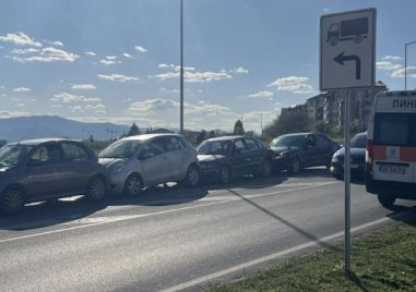 Верижна катастрофа стана на пътя Сопот - Карлово