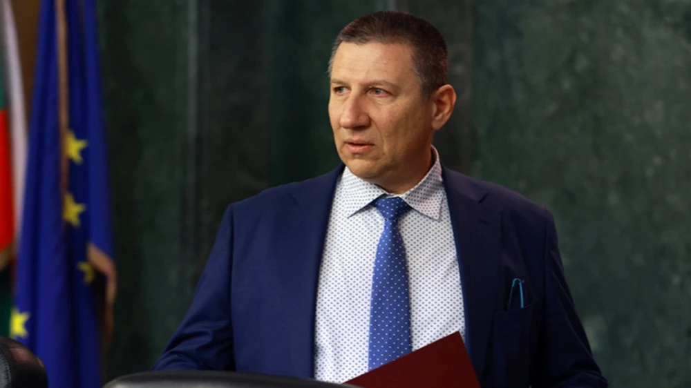 Още в понеделник Сарафов заявил готовност да подаде оставка