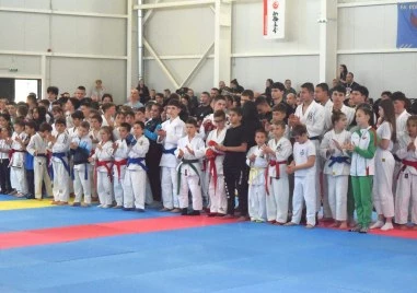 Над 400 състезатели мерят сили на Държавното първенство по джу джицу в спортна зала „Рогош“