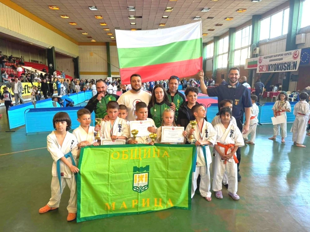 Девет медала и четирима шампиони за СКК „Феникс“ от държавното първенство в Ловеч