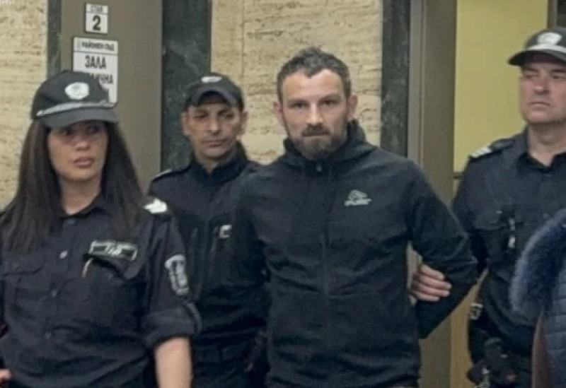 Малкият Адриан и баща му вероятно ще бъдат разпитани по делото за малтретиране от пастрока