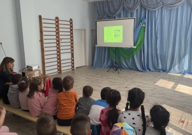 Децата от ДГ „Биляна“ научиха за работата на ОП „Чистота“ и опазването на околната среда