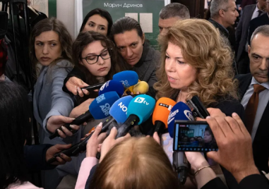 Президентът Йотова подписа указ за свикването на 52-рия парламент