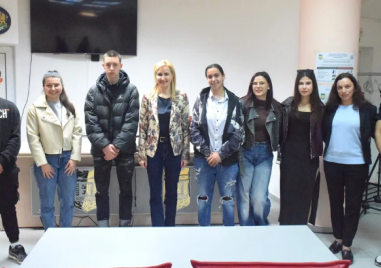 Димитър Иванов към абитуриенти: Учете, бъдете успешни и Община Марица да се гордее с вас