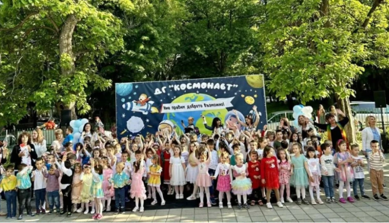 Благотворителен концерт в детска градина в Пловдив помага на малката Вики