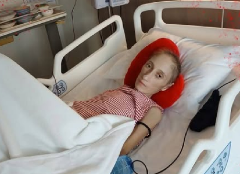 Донка води жестока борба с рака, за да остане до детето си