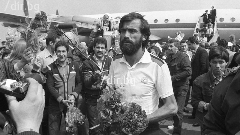 На този ден: Христо Проданов изкачва връх Лхотце и става първият българин покорил осемхилядник