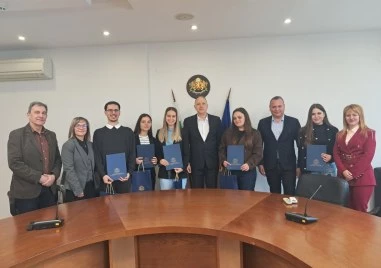 Петима студенти приключиха успешно дипломния си стаж в Областна администрация Пловдив
