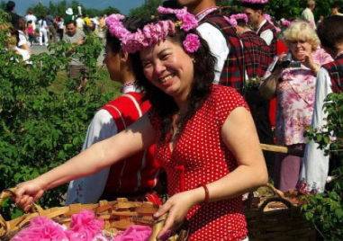 Събори, театър и култура, фолклор, спортни събития през май в Хисарско