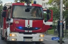 Къща пламна в Кючука, три екипа на пожарната се борят с пламъците
