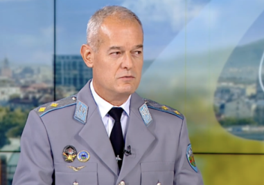 Командирът на ВВС: Свеждаме глави пред непоколебимата вярност към Родината на поколения български воини