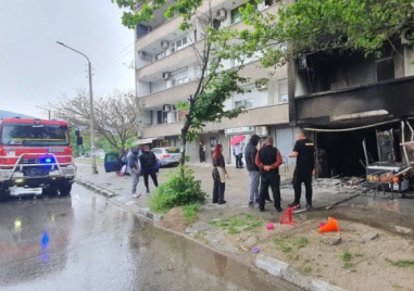 Огнеборци от Асеновград потушиха пожар в закусвалня