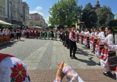 С шествия Пловдив отбеляза деня на светите братя Кирил и Методий
