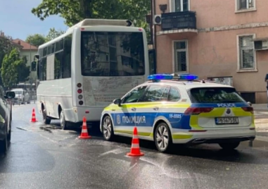 Възрастен човек е с опасност за живота след катастрофата с автобус в Пловдив