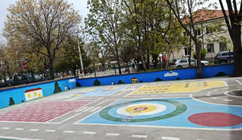 Експерти учат децата в Бенковски на безопасност на движението