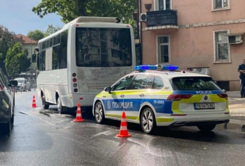 Възрастен човек е с опасност за живота след катастрофата с автобус в Пловдив