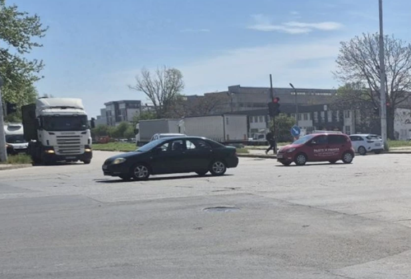 Ограничават движението в района на кръстовище на Кукленско шосе заради преасфалтиране