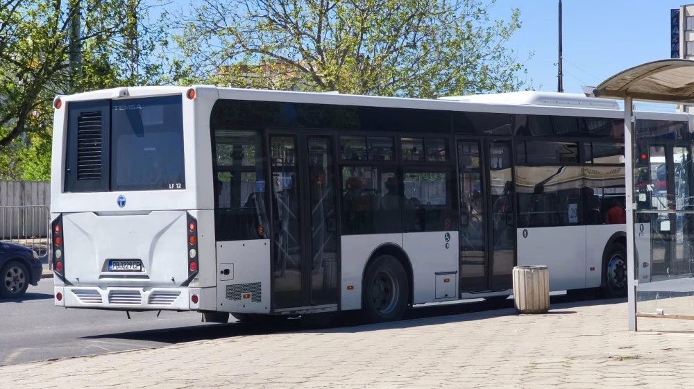Временно изменят маршрутите на 5 автобусни линии утре