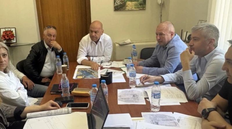 Кметът свика институциите в търсене на решение за нова автогара до жп гара „Филипово“