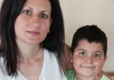 Евгения продължава битката с рака и отново има нужда от помощ