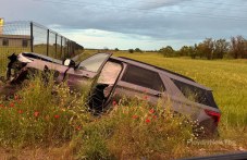 Верижна катастрофа на пътя Асеновград - Пловдив, джип се озова в нивата