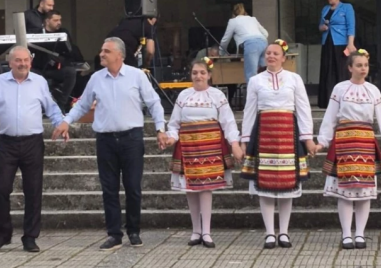 Съборите в община Марица започнаха с Васко Кръпката, рок емоции, ретро класики и фолклорна магия