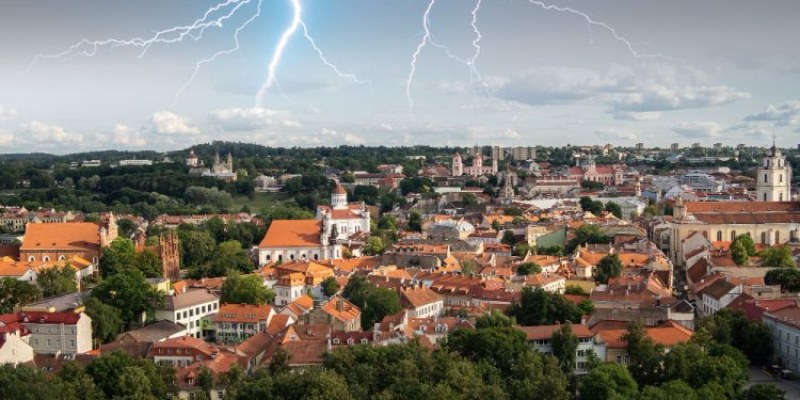 Май завършва със слънце, но и с гръмотевици и възможни градушки
