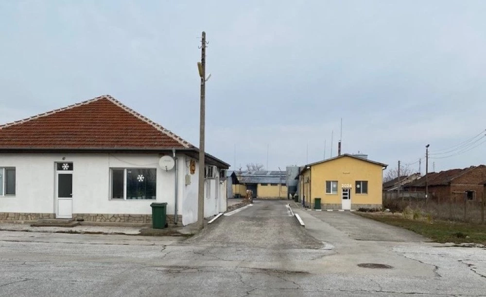 Никой не иска завода за олио край Първомай, цената му се срина двойно