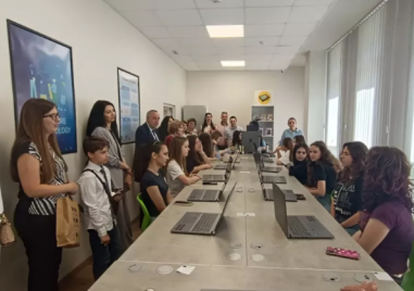 Френската гимназия се радва на нов STEM център