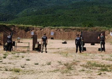 Пловдивската полиция събра спецполицаи и военни на турнир в Црънча