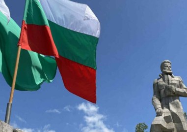 Почитаме Деня на Ботев и на загиналите за свободата на Отечеството